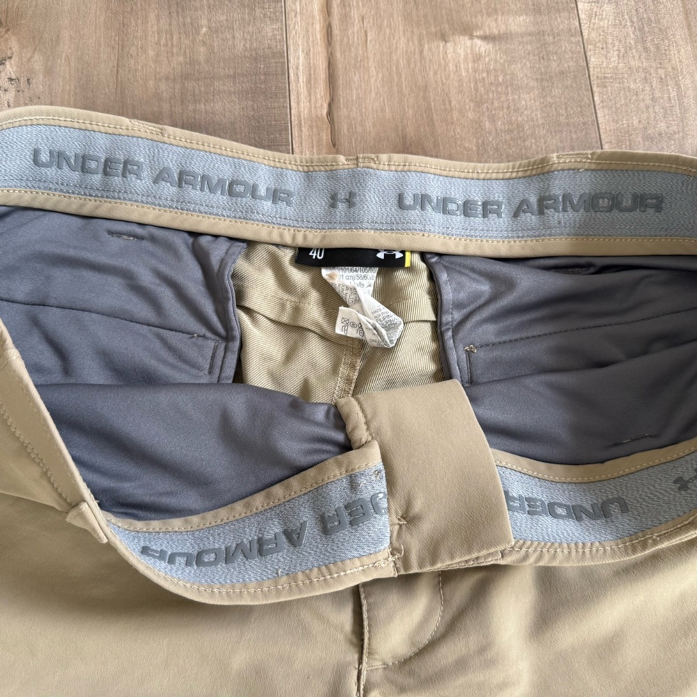 Under Armour Performance Golf Shorts Khaki Men 40 Gummy Waistband Heatgear Loose - Picture 5 of 12